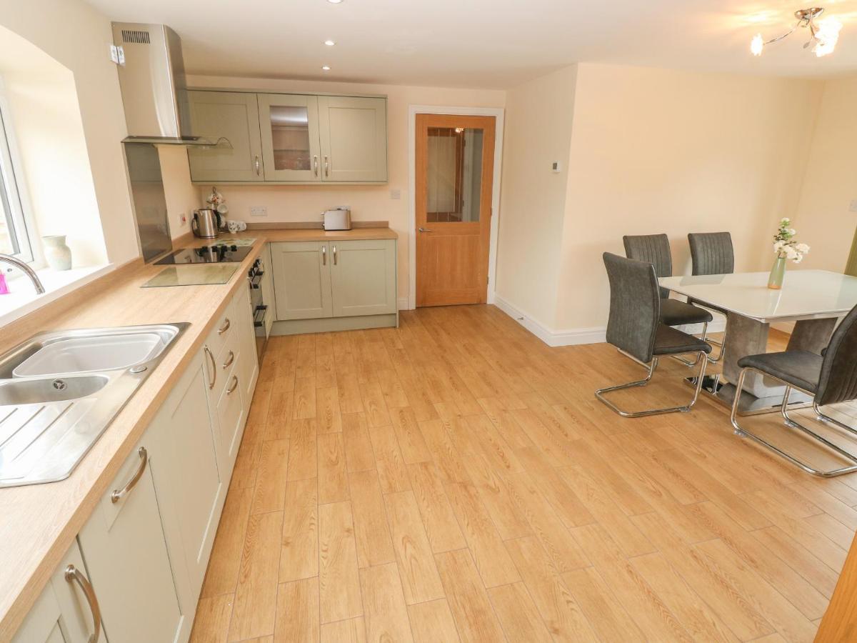 Woodpecker Barn Villa Pontyclun Luaran gambar